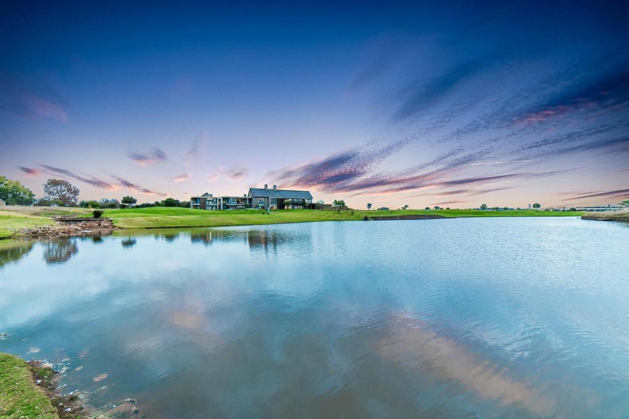 The Serengeti Lodge Kempton Park Exterior foto